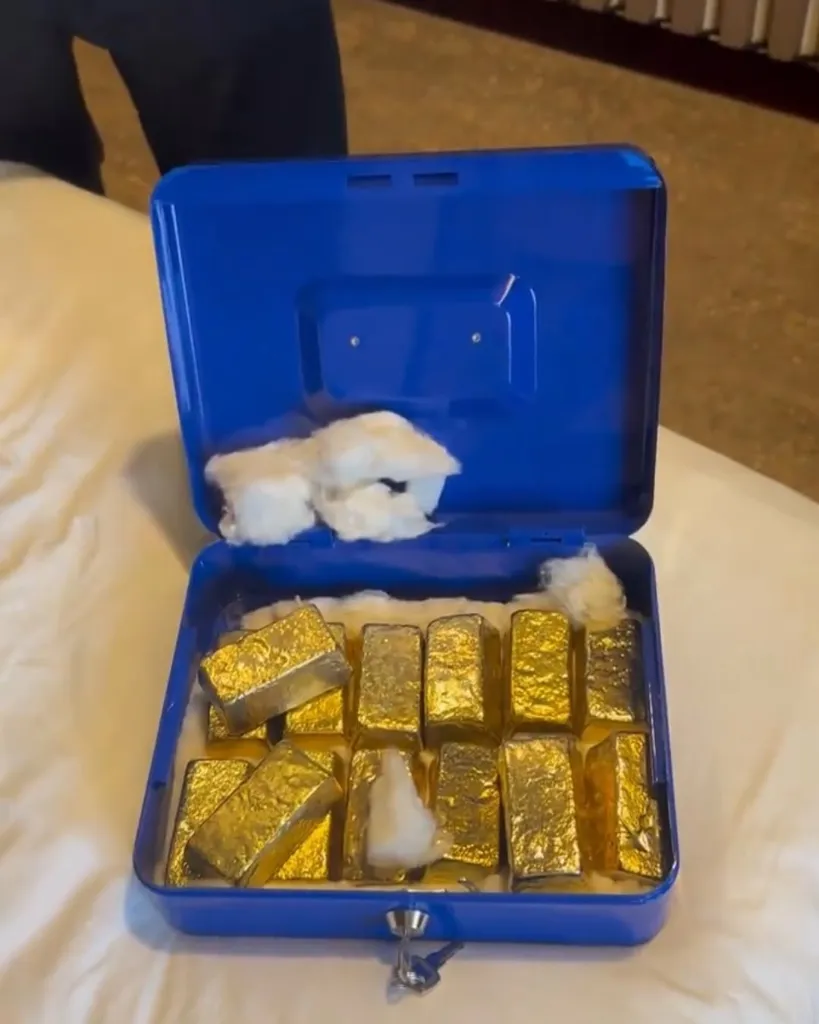 _wizzlux _gold _jewelrydesigner _oro _goldbars _jewels _necklace _design _emas _luxury _ring _handmadejewelry _handmade _diamonds _diamonds _silver _fashion(.webp